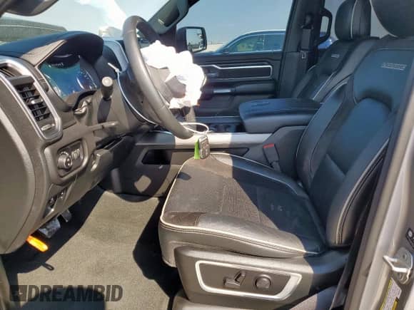 2023 Ram 1500 Laramie z VIN 1C6SRFJT7PN662379, wystawiony jako Copart lot #81452325 z przebiegiem 27 254 mil mil oraz Szkoda całkowita • Salvage title. Historia ofert i sprzedaży dostępna na DreamBid. Obrazek 7.