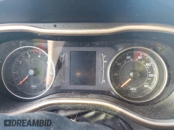 ✅ 2015 Jeep Cherokee Sport • VIN: 1C4PJMAB9FW661485 • Lot: 43363750. Wystawiony na IAAI z przebiegiem 172 584 mil. Bezpłatny archiwum sprzedaży aukcyjnych z USA i szczegółowy raport historii pojazdu na DreamBid. Zdjęcie 7.