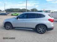 ✅ 2018 BMW X1 xDrive28i • VIN: WBXHT3C36J5K24933 • Lot: 43637019. Wystawiony na IAAI z przebiegiem 60 613 mil. Bezpłatny archiwum sprzedaży aukcyjnych z USA i szczegółowy raport historii pojazdu na DreamBid. Zdjęcie 14.