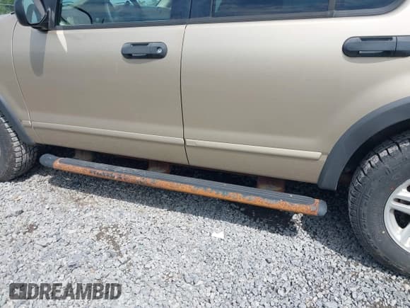 ✅ 2003 Ford Explorer XLS • VIN: 1FMZU72K63UC24434 • Lot: 42768863. Wystawiony na IAAI z przebiegiem 136 209 mil. Bezpłatny archiwum sprzedaży aukcyjnych z USA i szczegółowy raport historii pojazdu na DreamBid. Zdjęcie 12.