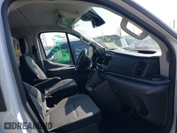 ✅ 2024 Ford Transit Passenger XL • VIN: 1FBAX2YG4RKA02384 • Lot: 41924074. Wystawiony na IAAI z przebiegiem 30 122 mil. Bezpłatny archiwum sprzedaży aukcyjnych z USA i szczegółowy raport historii pojazdu na DreamBid. Zdjęcie 5.