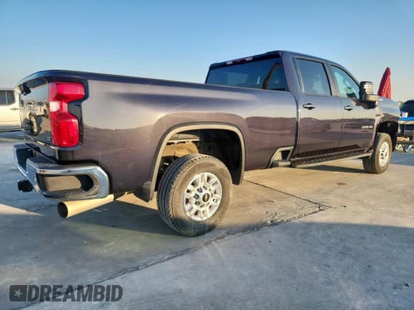 ✅ 2024 Chevrolet Silverado 2500HD LT • VIN: 1GC4YNEY5RF290462 • Lot: 93521675. Wystawiony na Copart z przebiegiem 27 949 mil. Bezpłatny archiwum sprzedaży aukcyjnych z USA i szczegółowy raport historii pojazdu na DreamBid. Zdjęcie 3.