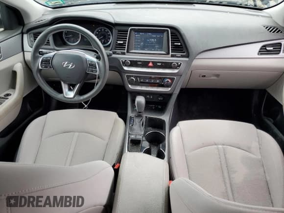 ✅ 2018 Hyundai Sonata SE • VIN: 5NPE24AF6JH692098 • Lot: 58768045. Wystawiony na Copart z przebiegiem 46 518 mil. Bezpłatny archiwum sprzedaży aukcyjnych z USA i szczegółowy raport historii pojazdu na DreamBid. Zdjęcie 8.