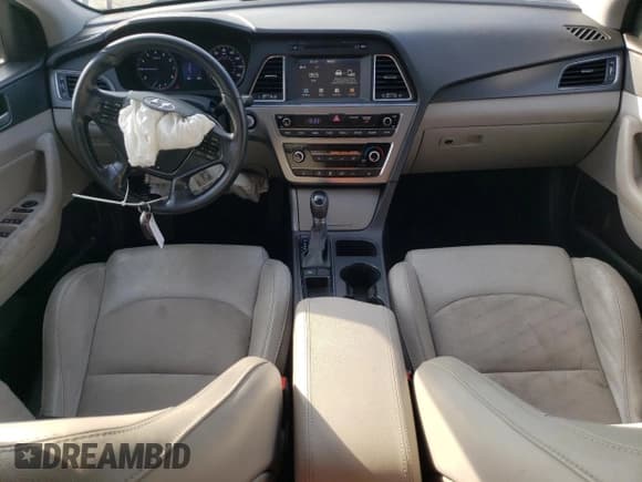 ✅ 2016 Hyundai Sonata Sport • VIN: 5NPE34AF9GH431425 • Лот: 82720395. Опубликован ранее на Copart с пробегом 121 902 миль. Бесплатный доступ к архиву аукционных продаж из США и подробный отчёт об истории автомобиля на DreamBid. Изображение 8.