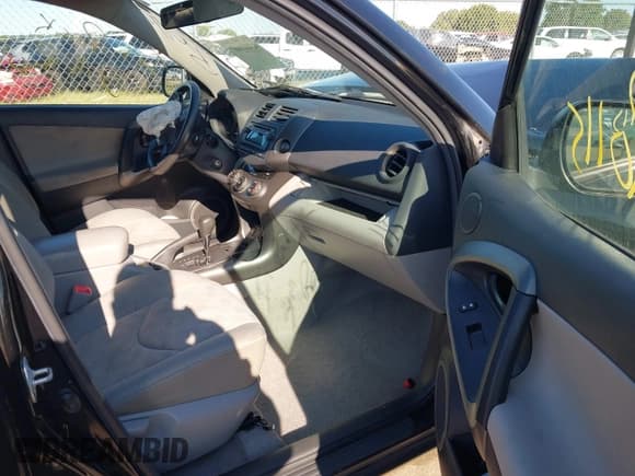 ✅ 2012 Toyota RAV4 • VIN: 2T3BF4DV7CW222846 • Lot: 43069407. Wystawiony na IAAI z przebiegiem 130 514 mil. Bezpłatny archiwum sprzedaży aukcyjnych z USA i szczegółowy raport historii pojazdu na DreamBid. Zdjęcie 5.