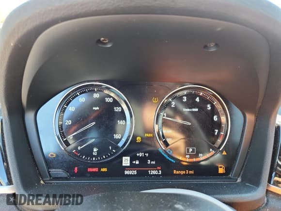 ✅ 2019 BMW X1 sDrive28i • VIN: WBXHU7C57K5L11781 • Lot: 84984175. Wystawiony na Copart z przebiegiem 96 925 mil. Bezpłatny archiwum sprzedaży aukcyjnych z USA i szczegółowy raport historii pojazdu na DreamBid. Zdjęcie 9.