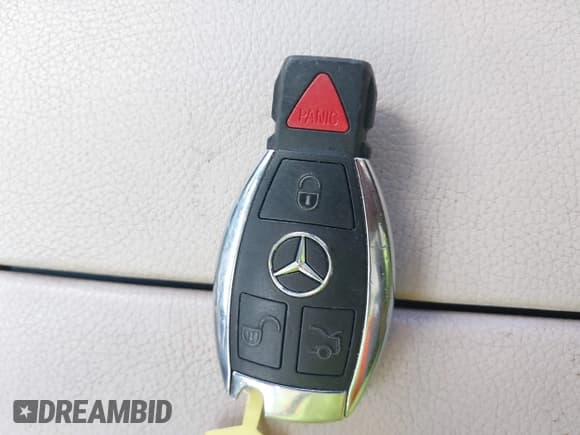 ✅ 2016 Mercedes-Benz C 300 • VIN: 55SWF4JB2GU120005 • Lot: 42905656. Wystawiony na IAAI z przebiegiem 134 814 mil. Bezpłatny archiwum sprzedaży aukcyjnych z USA i szczegółowy raport historii pojazdu na DreamBid. Zdjęcie 11.