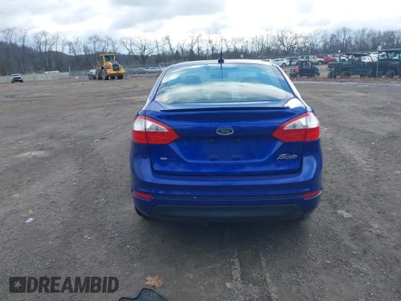 ✅ 2015 Ford Fiesta SE • VIN: 3FADP4BJ1FM163651 • Lot: 43804801. Wystawiony na IAAI z przebiegiem 64 704 mil. Bezpłatny archiwum sprzedaży aukcyjnych z USA i szczegółowy raport historii pojazdu na DreamBid. Zdjęcie 16.