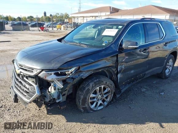 ✅ 2018 Chevrolet Traverse LT Cloth • VIN: 1GNEVGKW9JJ226820 • Lot: 43420297. Wystawiony na IAAI z przebiegiem 104 693 mil. Bezpłatny archiwum sprzedaży aukcyjnych z USA i szczegółowy raport historii pojazdu na DreamBid. Zdjęcie 2.