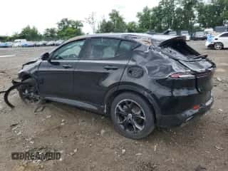 2024 Dodge Hornet R/T z VIN ZACPDFCW3R3A18304, wystawiony jako Copart lot #63466905 z przebiegiem 32 962 mil mil oraz Nie do naprawy • Non repairable. Historia ofert i sprzedaży dostępna na DreamBid. Obrazek 2.