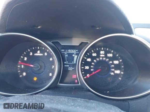 ✅ 2013 Hyundai Veloster w/Gray Int • VIN: KMHTC6AD3DU126193 • Lot: 41251982. Wystawiony na IAAI z przebiegiem 119 066 mil. Bezpłatny archiwum sprzedaży aukcyjnych z USA i szczegółowy raport historii pojazdu na DreamBid. Zdjęcie 7.