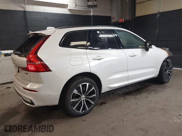 ✅ 2025 Volvo XC60 Plus • VIN: YV4M12RC4S1112737 • Lot: 41716916. Wystawiony na IAAI z przebiegiem 100 mil. Bezpłatny archiwum sprzedaży aukcyjnych z USA i szczegółowy raport historii pojazdu na DreamBid. Zdjęcie 4.