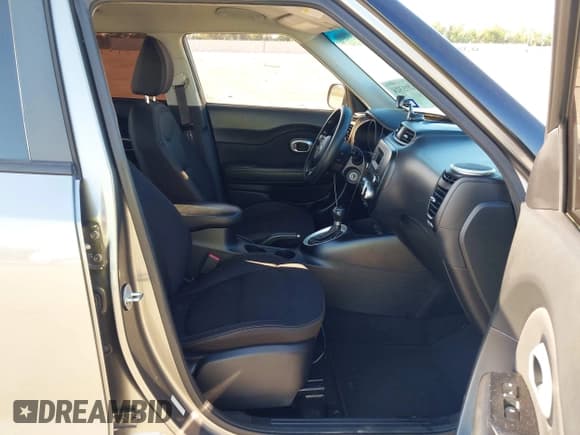 ✅ 2016 Kia Soul • VIN: KNDJN2A2XG7308313 • Lot: 43405324. Wystawiony na IAAI z przebiegiem 123 924 mil. Bezpłatny archiwum sprzedaży aukcyjnych z USA i szczegółowy raport historii pojazdu na DreamBid. Zdjęcie 5.