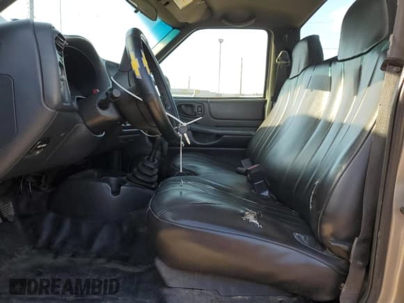 ✅ 2002 Chevrolet S-10 LS • VIN: 1GCCS145128222697 • Лот: 52048175. Опубликован ранее на Copart с пробегом 223 027 миль. Бесплатный доступ к архиву аукционных продаж из США и подробный отчёт об истории автомобиля на DreamBid. Изображение 7.