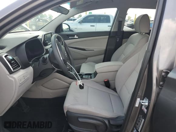 ✅ 2020 Hyundai Tucson SE • VIN: KM8J2CA4XLU111584 • Lot: 64382555. Listed on Copart with 68,244 mi. Free auction sales archive from the USA and detailed vehicle history report at DreamBid. Image 7.