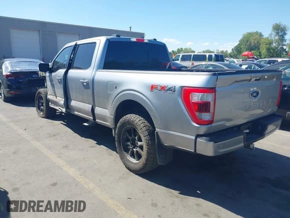✅ 2021 Ford F-150 XL • VIN: 1FTFW1E88MKD24028 • Lot: 42665457. Wystawiony na IAAI z przebiegiem 92 108 mil. Bezpłatny archiwum sprzedaży aukcyjnych z USA i szczegółowy raport historii pojazdu na DreamBid. Zdjęcie 3.