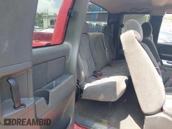 ✅ 2006 Chevrolet Silverado 2500HD Work Truck • VIN: 1GCHK29U96E100527 • Lot: 42870852. Wystawiony na IAAI z przebiegiem 169 391 mil. Bezpłatny archiwum sprzedaży aukcyjnych z USA i szczegółowy raport historii pojazdu na DreamBid. Zdjęcie 8.