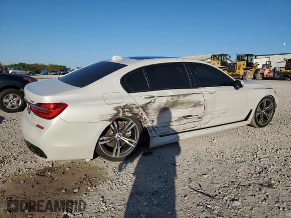 ✅ 2019 BMW 7 Series 740i • VIN: WBA7E2C51KB218262 • Lot: 52755095. Listed on Copart with 55,082 mi. Free auction sales archive from the USA and detailed vehicle history report at DreamBid. Image 3.