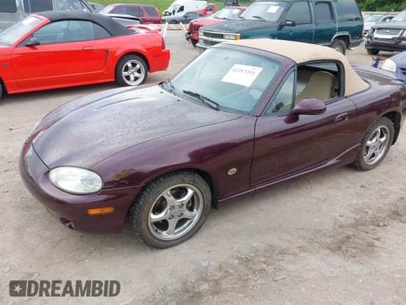 ✅ 2000 Mazda MX-5 Miata • VIN: JM1NB3536Y0147844 • Lot: 42217215. Listed on IAAI with 94,806 mi. Free auction sales archive from the USA and detailed vehicle history report at DreamBid. Image 2.