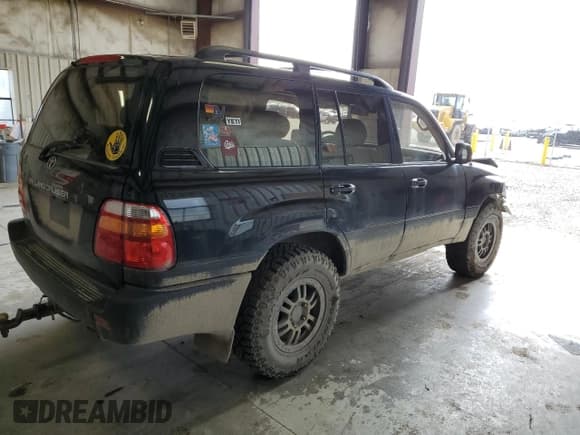✅ 2000 Toyota Land Cruiser • VIN: JT3HT05J8Y0098495 • Лот: 53740144. Опубликован ранее на Copart с пробегом 232 950 миль. Бесплатный доступ к архиву аукционных продаж из США и подробный отчёт об истории автомобиля на DreamBid. Изображение 3.