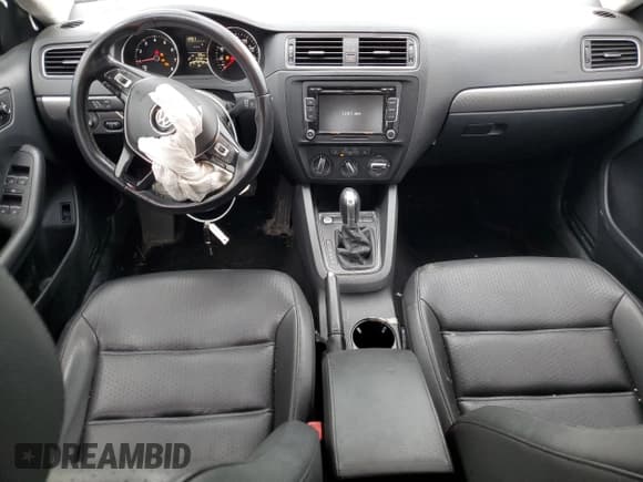 ✅ 2015 Volkswagen Jetta SE • VIN: 3VWD17AJ3FM282085 • Lot: 59718875. Listed on Copart with 87,681 mi. Free auction sales archive from the USA and detailed vehicle history report at DreamBid. Image 8.