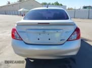 ✅ 2013 Nissan Versa S Plus • VIN: 3N1CN7AP0DL881295 • Lot: 42474410. Wystawiony na IAAI z przebiegiem 158 349 mil. Bezpłatny archiwum sprzedaży aukcyjnych z USA i szczegółowy raport historii pojazdu na DreamBid. Zdjęcie 17.