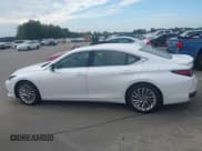 ✅ 2021 Lexus ES 300h Ultra Luxury • VIN: 58AFA1C10MU004375 • Лот: 43343495. Опубликован ранее на IAAI с пробегом 66 814 миль. Бесплатный доступ к архиву аукционных продаж из США и подробный отчёт об истории автомобиля на DreamBid. Изображение 14.