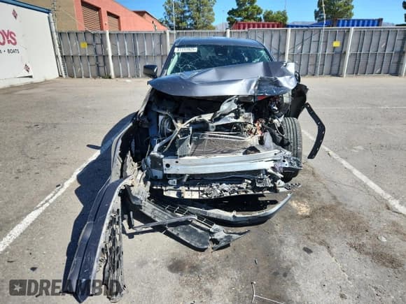 ✅ 2023 Toyota RAV4 LE • VIN: 2T3H1RFV5PW263954 • Лот: 87117825. Опубликован ранее на Copart с пробегом Не указан. Бесплатный доступ к архиву аукционных продаж из США и подробный отчёт об истории автомобиля на DreamBid. Изображение 5.