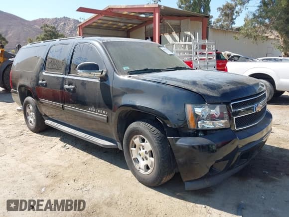 ✅ 2009 Chevrolet Suburban LS • VIN: 1GNFC16J09R300113 • Lot: 42827227. Listed on IAAI with 205,561 mi. Free auction sales archive from the USA and detailed vehicle history report at DreamBid. Image 1.