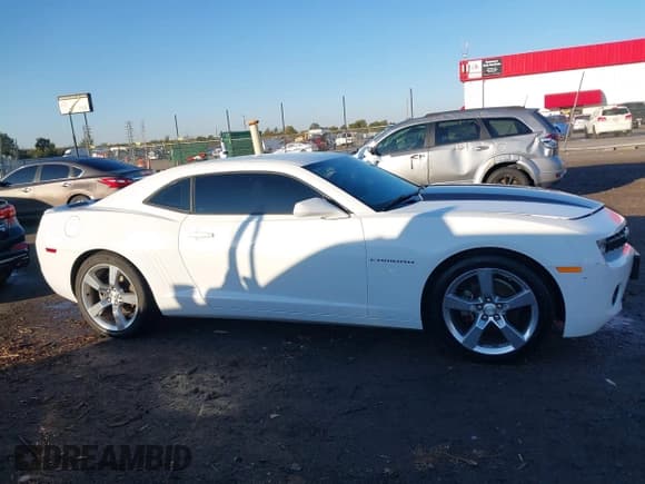 ✅ 2011 Chevrolet Camaro 2LT • VIN: 2G1FC1ED3B9162063 • Lot: 43534445. Listed on IAAI with 133,425 mi. Free auction sales archive from the USA and detailed vehicle history report at DreamBid. Image 13.