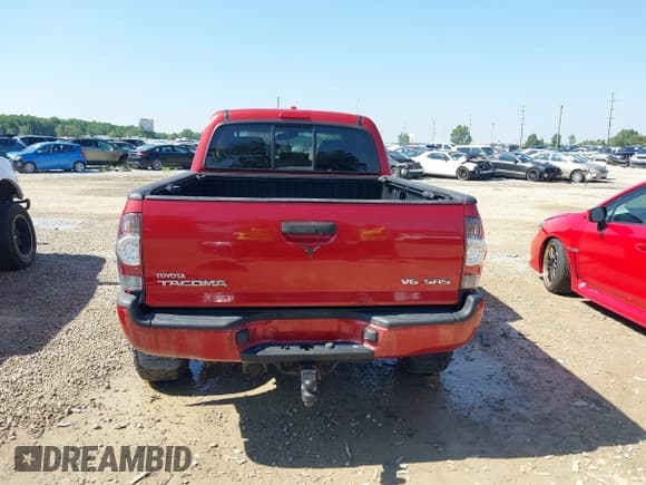 ✅ 2009 Toyota Tacoma • VIN: 3TMMU52N19M010235 • Lot: 42641691. Listed on IAAI with 183,635 mi. Free auction sales archive from the USA and detailed vehicle history report at DreamBid. Image 16.
