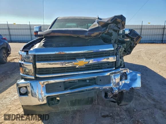 ✅ 2016 Chevrolet Silverado 2500HD LTZ • VIN: 1GC1KWE88GF222650 • Lot: 95276375. Wystawiony na Copart z przebiegiem 60 898 mil. Bezpłatny archiwum sprzedaży aukcyjnych z USA i szczegółowy raport historii pojazdu na DreamBid. Zdjęcie 5.