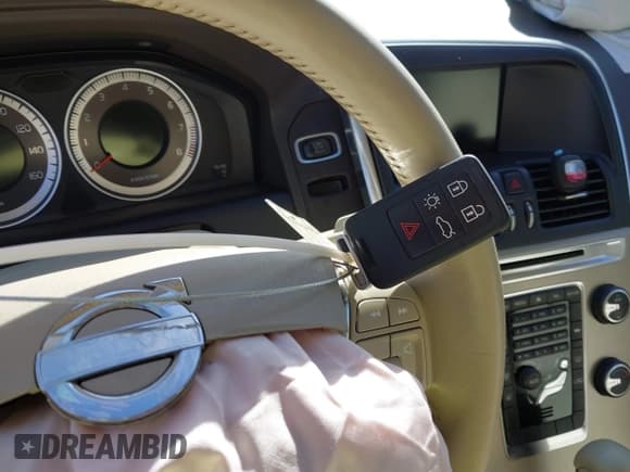 ✅ 2012 Volvo XC60 3.2L • VIN: YV4952DL7C2303064 • Lot: 43571253. Listed on IAAI with 39,926 mi. Free auction sales archive from the USA and detailed vehicle history report at DreamBid. Image 11.