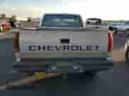 1993 Chevrolet Silverado 1500 z VIN 2GCEK19K4P1238832, wystawiony jako Copart lot #91295635 z przebiegiem 221 488 mil mil oraz Czysty tytuł • Clean title. Historia ofert i sprzedaży dostępna na DreamBid. Obrazek 6.