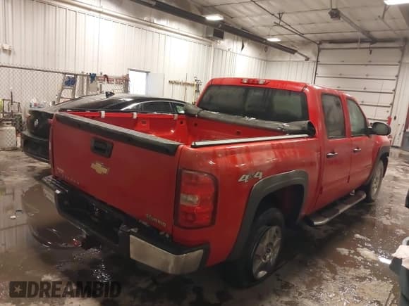 ✅ 2010 Chevrolet Silverado 1500 1HY • VIN: 3GCXKUEJ2AG214941 • Lot: 41221547. Listed on IAAI with 199,365 mi. Free auction sales archive from the USA and detailed vehicle history report at DreamBid. Image 6.