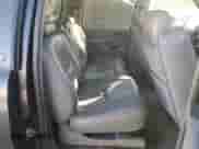 2004 Chevrolet Suburban LT с VIN 3GNEC16T64G182851, выставлен на аукционе Copart как лот 79861864 с пробегом 184 798 миль миль и Списание • Salvage title. История ставок и продаж доступна на DreamBid. Изображение 11.