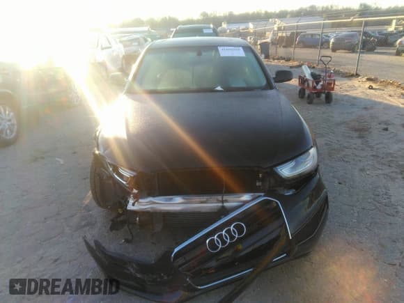 ✅ 2015 Audi A4 Premium • VIN: WAUAFAFL1FN005789 • Lot: 41800560. Wystawiony na IAAI z przebiegiem 114 826 mil. Bezpłatny archiwum sprzedaży aukcyjnych z USA i szczegółowy raport historii pojazdu na DreamBid. Zdjęcie 12.