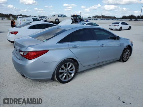 ✅ 2013 Hyundai Sonata SE • VIN: 5NPEC4AC1DH724107 • Lot: 77069404. Listed on Copart with 92,245 mi. Free auction sales archive from the USA and detailed vehicle history report at DreamBid. Image 3.