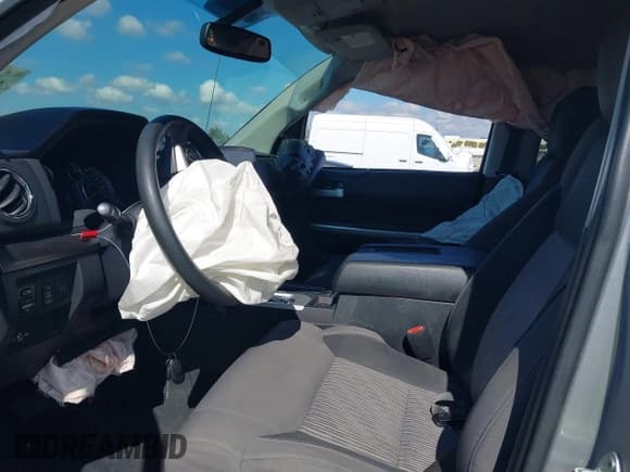 ✅ 2014 Toyota Tundra SR5 • VIN: 5TFRM5F18EX073513 • Lot: 43738760. Listed on IAAI with 92,586 mi. Free auction sales archive from the USA and detailed vehicle history report at DreamBid. Image 5.