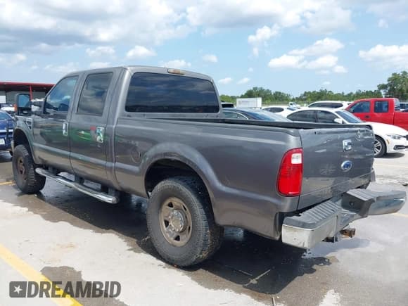✅ 2009 Ford F-250 XL • VIN: 1FTSW21519EB01299 • Lot: 42491327. Wystawiony na IAAI z przebiegiem 235 705 mil. Bezpłatny archiwum sprzedaży aukcyjnych z USA i szczegółowy raport historii pojazdu na DreamBid. Zdjęcie 3.