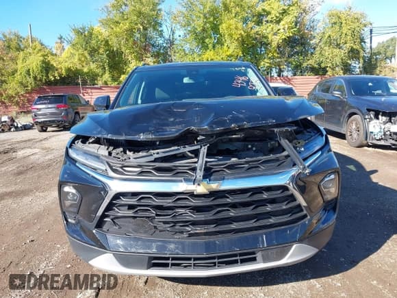 ✅ 2023 Chevrolet Blazer LT • VIN: 3GNKBCR4XPS117895 • Lot: 43469731. Listed on IAAI with 33,196 mi. Free auction sales archive from the USA and detailed vehicle history report at DreamBid. Image 12.