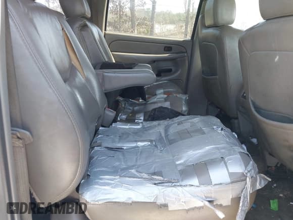 ✅ 2005 Chevrolet Suburban LT • VIN: 3GNFK16Z15G153318 • Лот: 41703930. Опубликован ранее на IAAI с пробегом 280 097 миль. Бесплатный доступ к архиву аукционных продаж из США и подробный отчёт об истории автомобиля на DreamBid. Изображение 8.