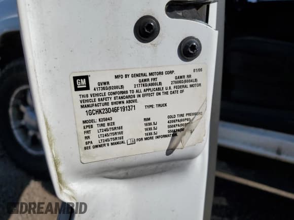 ✅ 2006 Chevrolet Silverado 2500HD LT3 • VIN: 1GCHK23D46F191371 • Lot: 59501965. Wystawiony na Copart z przebiegiem 157 537 mil. Bezpłatny archiwum sprzedaży aukcyjnych z USA i szczegółowy raport historii pojazdu na DreamBid. Zdjęcie 12.