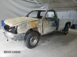 ✅ 2004 Chevrolet Silverado 2500HD Work Truck • VIN: 1GCHK24U14E157647 • Lot: 65408235. Wystawiony na Copart z przebiegiem Nie podano. Bezpłatny archiwum sprzedaży aukcyjnych z USA i szczegółowy raport historii pojazdu na DreamBid. Zdjęcie 1.