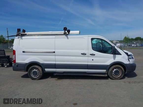 ✅ 2018 Ford Transit • VIN: 1FTYR2YM3JKB17637 • Lot: 42281111. Wystawiony na IAAI z przebiegiem 140 894 mil. Bezpłatny archiwum sprzedaży aukcyjnych z USA i szczegółowy raport historii pojazdu na DreamBid. Zdjęcie 13.