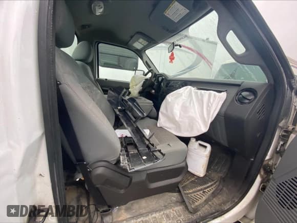 ✅ 2011 Ford F-550 XL • VIN: 1FDUF5GY5BEA27317 • Lot: 69267454. Wystawiony na Copart z przebiegiem 200 274 mil. Bezpłatny archiwum sprzedaży aukcyjnych z USA i szczegółowy raport historii pojazdu na DreamBid. Zdjęcie 7.