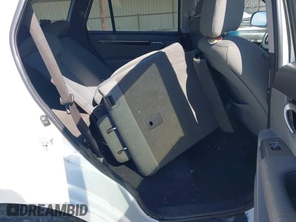 ✅ 2010 Hyundai Santa Fe GLS • VIN: 5NMSG3AB9AH360326 • Лот: 43458947. Опубликован ранее на IAAI с пробегом 236 430 миль. Бесплатный доступ к архиву аукционных продаж из США и подробный отчёт об истории автомобиля на DreamBid. Изображение 8.