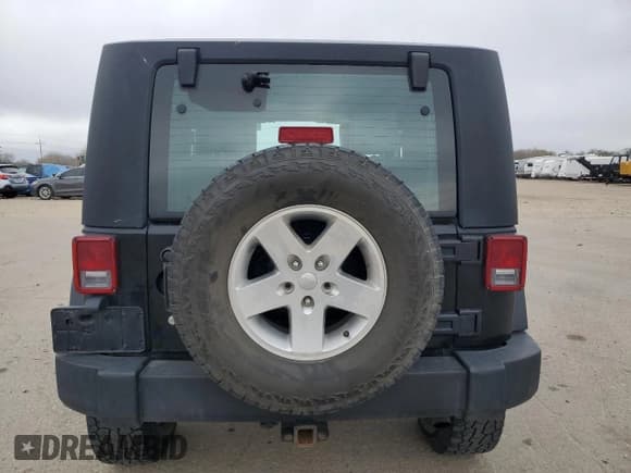 ✅ 2008 Jeep Wrangler Sahara • VIN: 1J4FA54148L591820 • Лот: 51252525. Опубликован ранее на Copart с пробегом 84 733 миль. Бесплатный доступ к архиву аукционных продаж из США и подробный отчёт об истории автомобиля на DreamBid. Изображение 6.