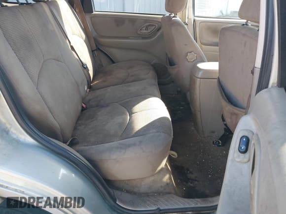 ✅ 2005 Mazda Tribute S • VIN: 4F2YZ04195KM43786 • Lot: 43575681. Wystawiony na IAAI z przebiegiem 212 773 mil. Bezpłatny archiwum sprzedaży aukcyjnych z USA i szczegółowy raport historii pojazdu na DreamBid. Zdjęcie 8.