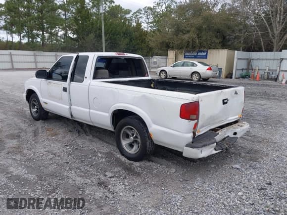 ✅ 2002 Chevrolet S-10 LS • VIN: 1GCCS19W628251386 • Лот: 41499348. Опубликован ранее на IAAI с пробегом 149 653 миль. Бесплатный доступ к архиву аукционных продаж из США и подробный отчёт об истории автомобиля на DreamBid. Изображение 3.
